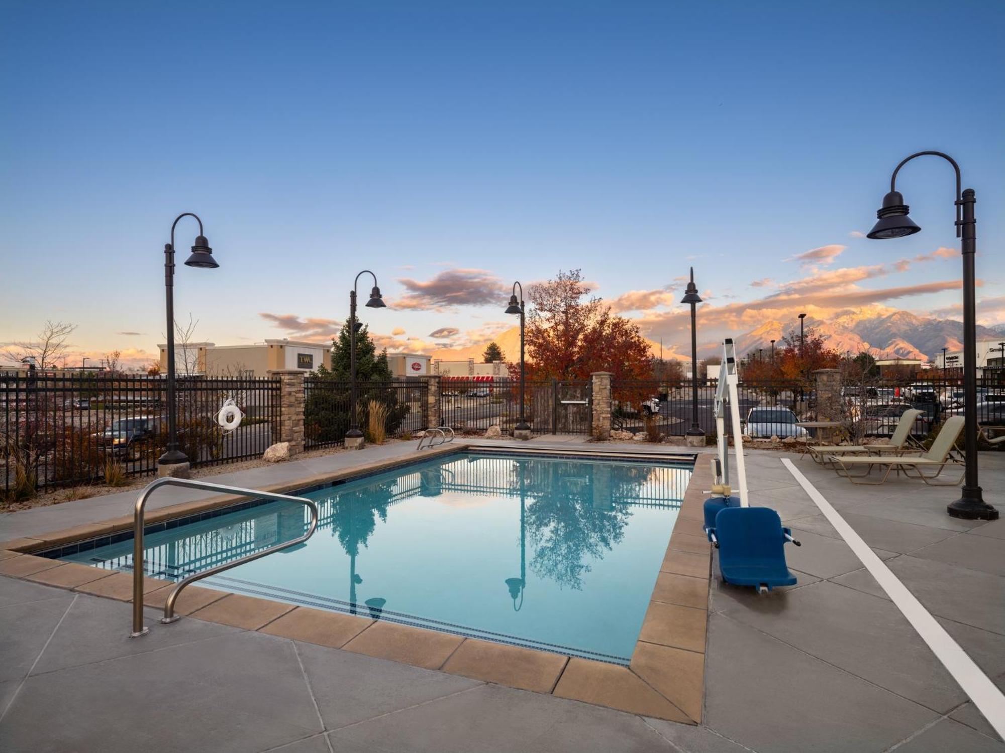 Staybridge Suites Midvale By Ihg Exterior foto